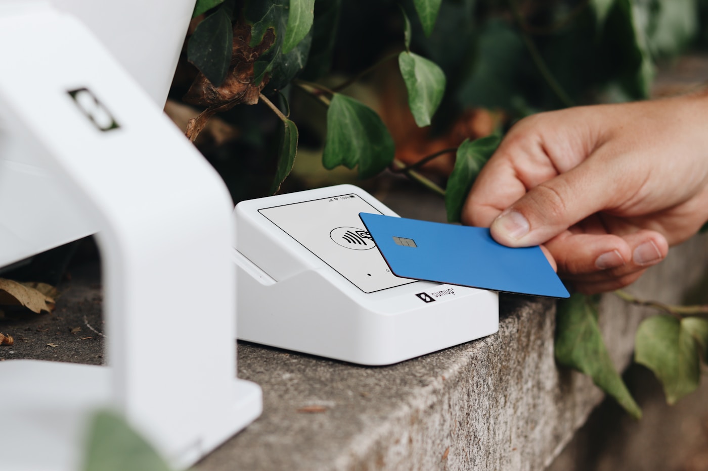 Contactless credit card payment terminal